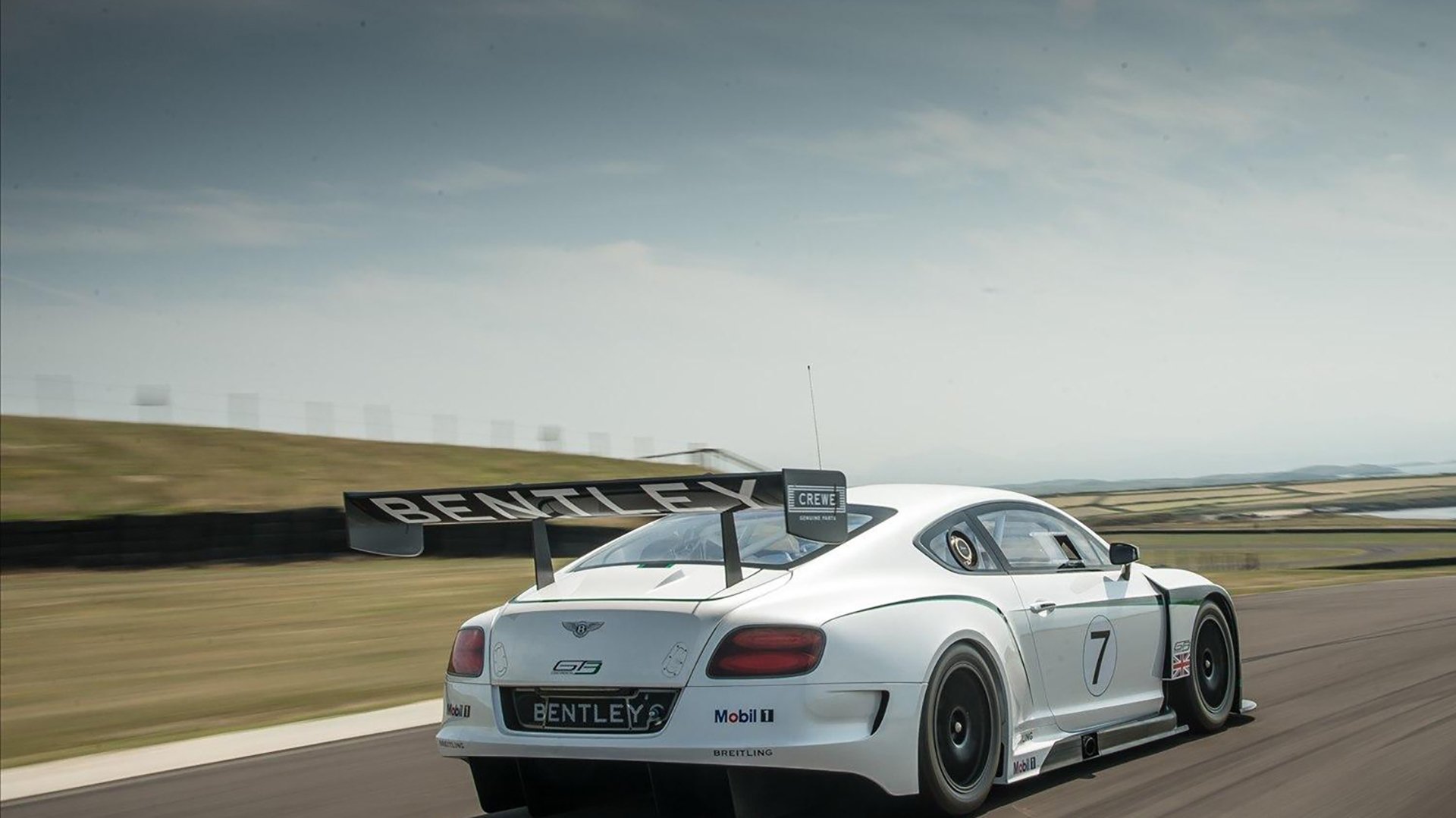 《带动地方经济:电竞赛事成为城市新名片》,带动一个地方的经济